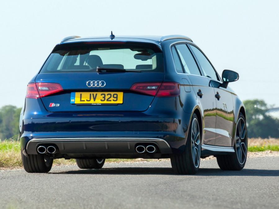  Audi S3 Sportback (8V) 2013 года  (UK) (фото 11 из 17)